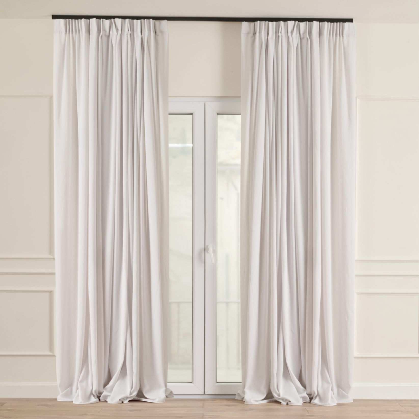 Perla pinch-pleat panels